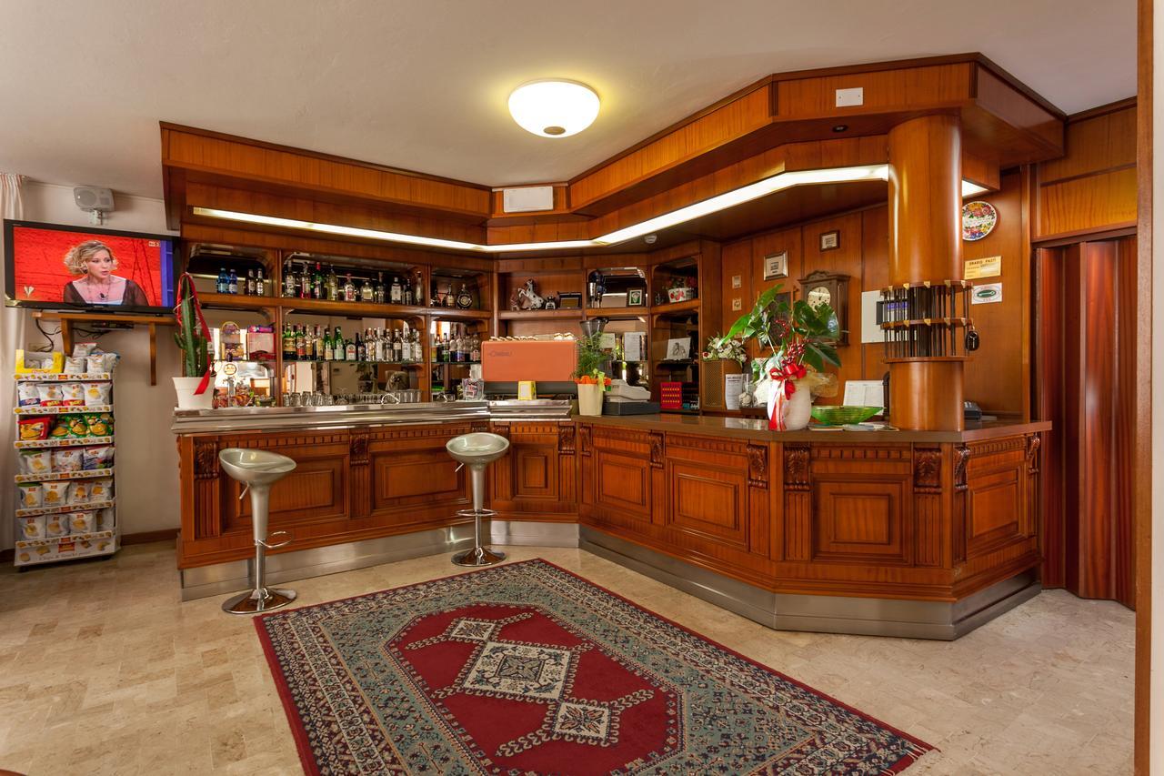 Hotel Gattuccio เชเซนาติโก ภายนอก รูปภาพ